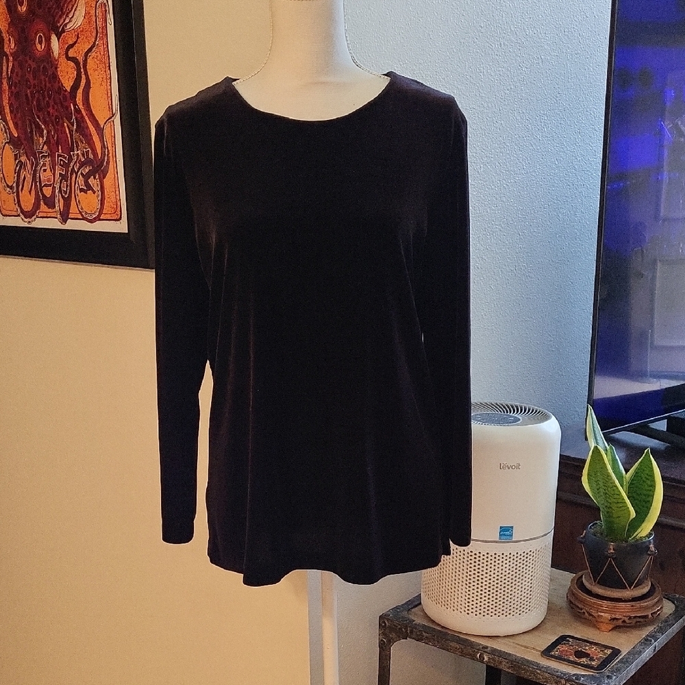 Briggs Petite Black Velvet Long Sleeve Top